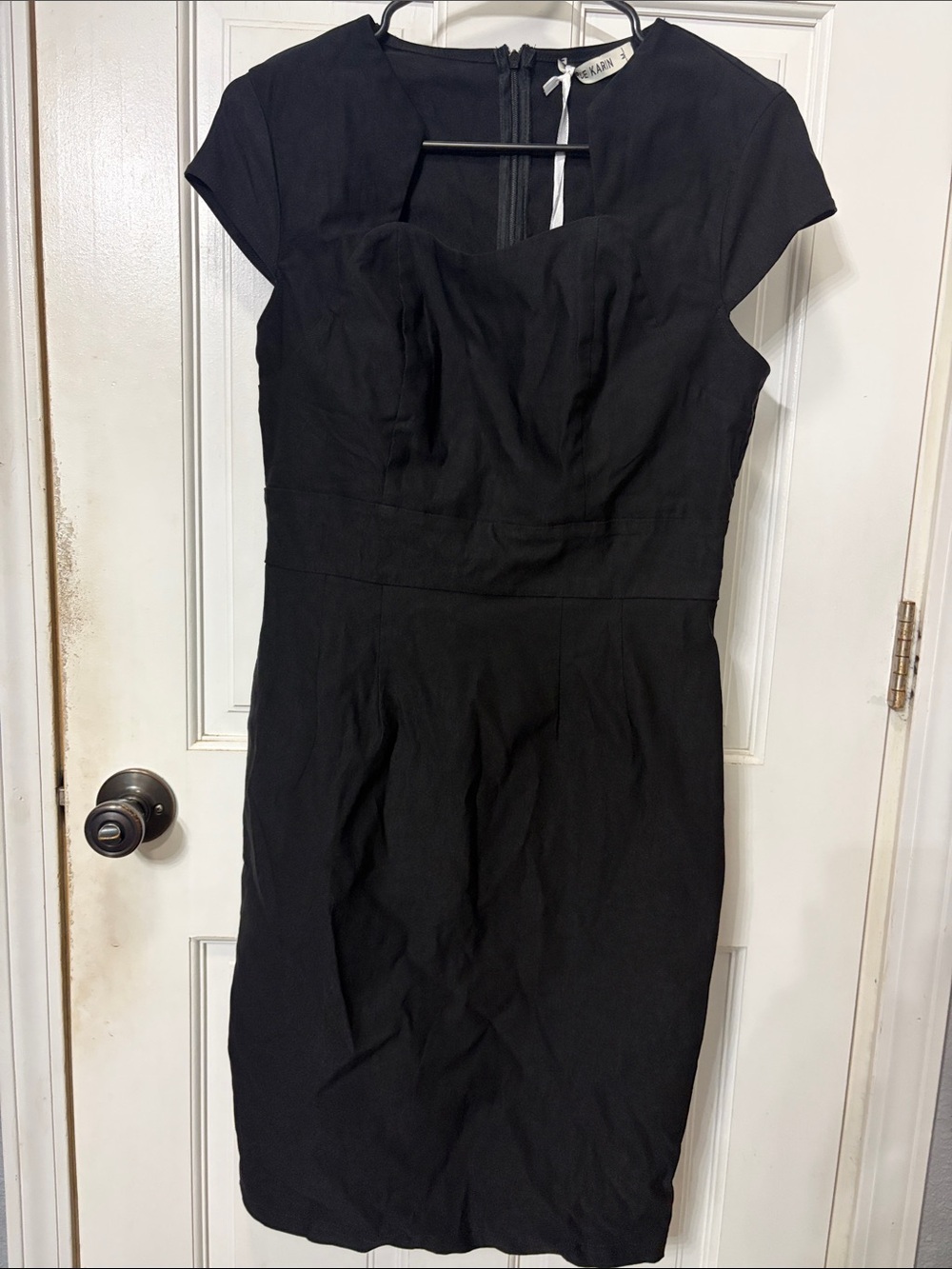 Elegant Black Cap-Sleeve Midi Dress with Sweetheart Neckline Grace Karin NWT